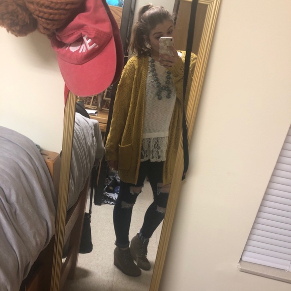 Meet your Posher, Micayla - Picture 2 of 8